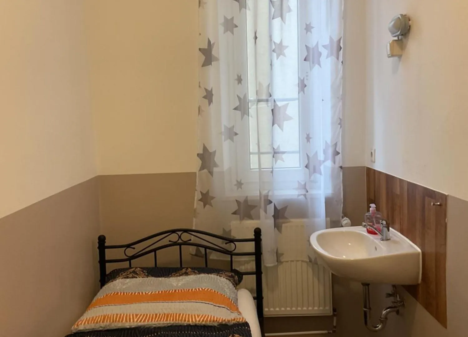 Pension&Hostel Anna - Monteurzimmer ミュンヘン ホステル