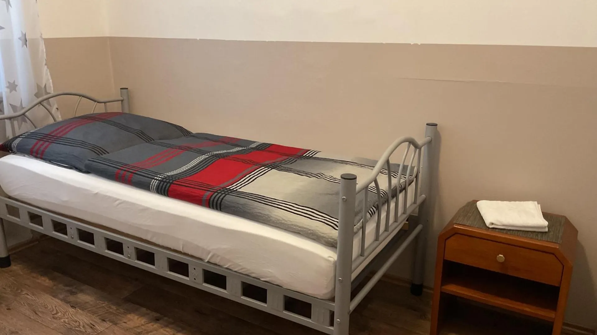 Pension&Hostel Anna - Monteurzimmer ミュンヘン ホステル