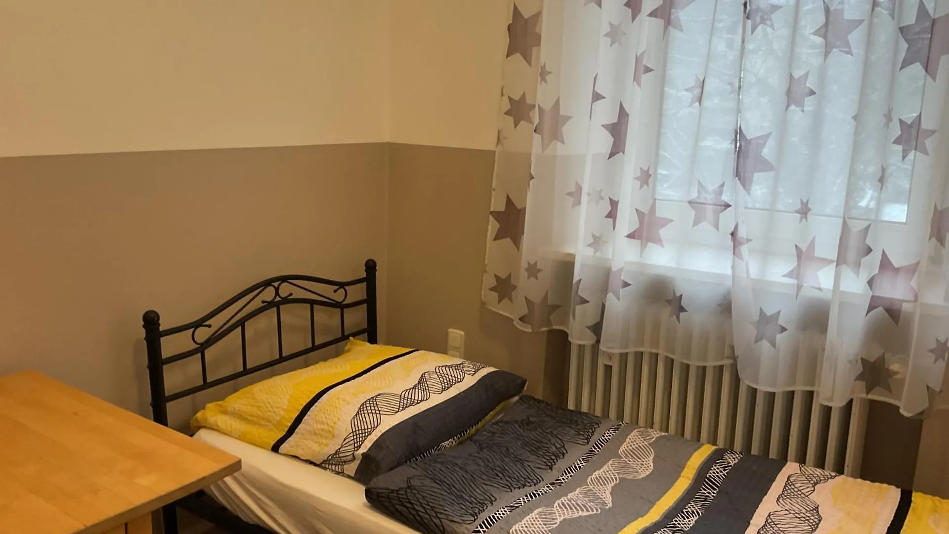 Hostel Pension&Hostel Anna - Monteurzimmer Munich